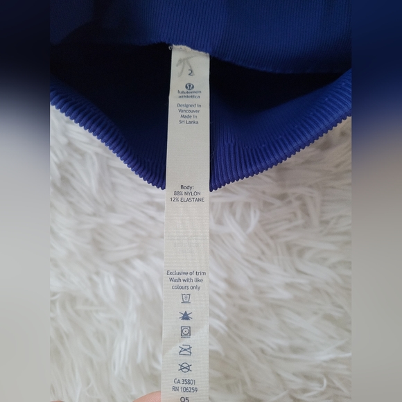 NWT Lululemon size 2 Zone in Crop - Picture 3 of 5